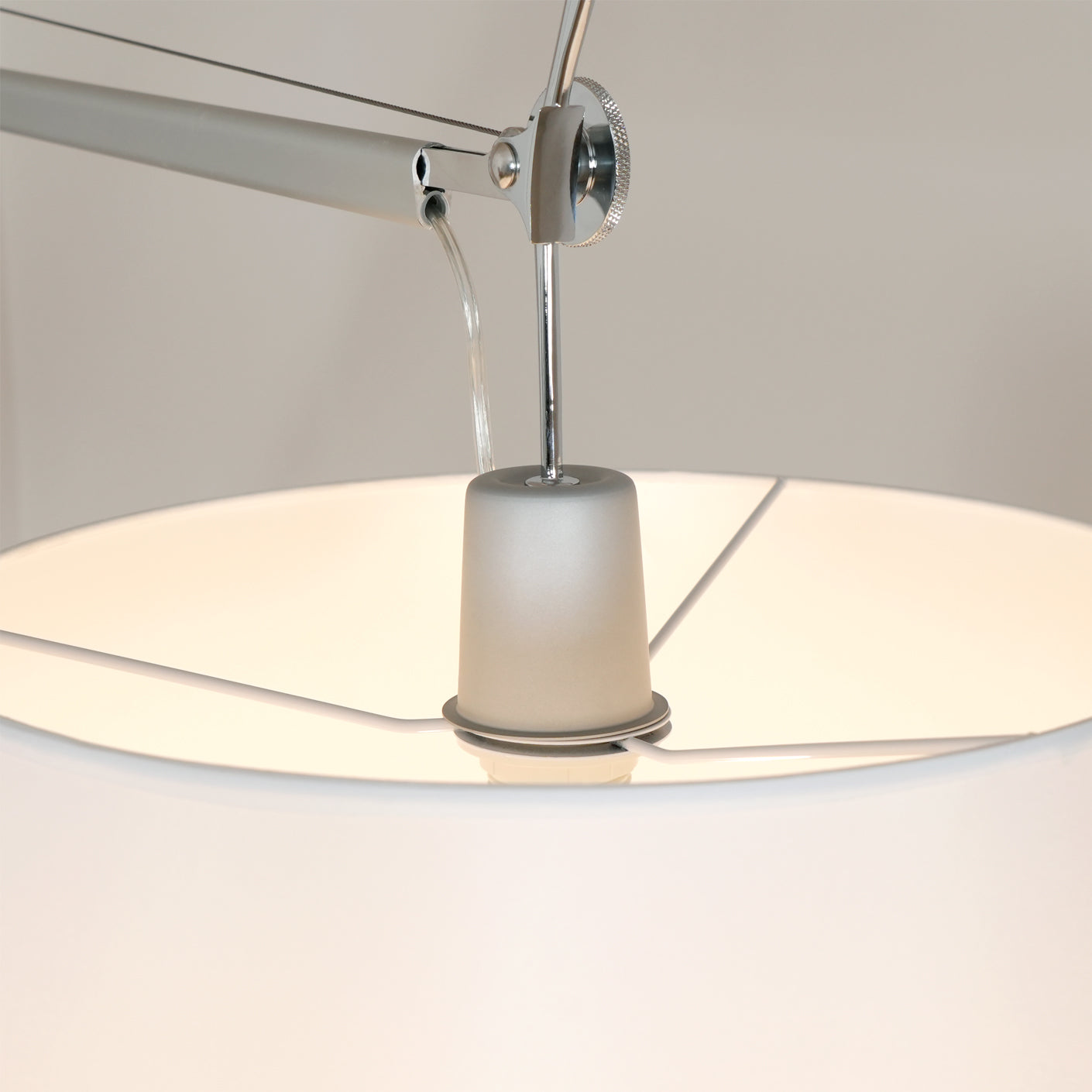 Adjustable Metal & Fabric Floor Lamp – Articulated Arm – Lounge & Reading