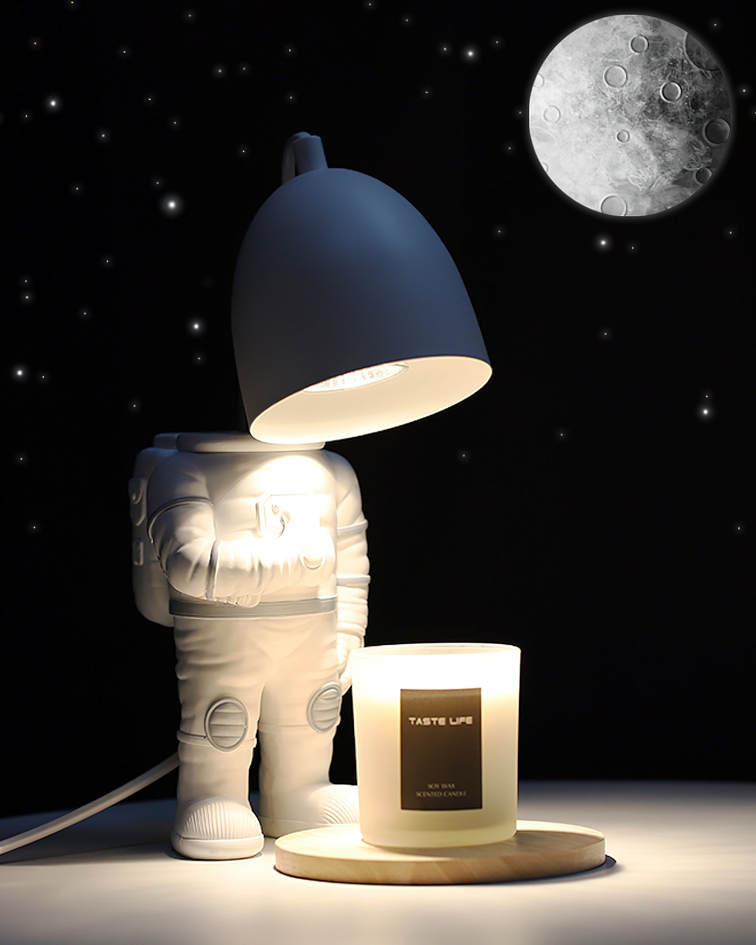 AstroLite Warming Candle Lamp – Astronaut Figure