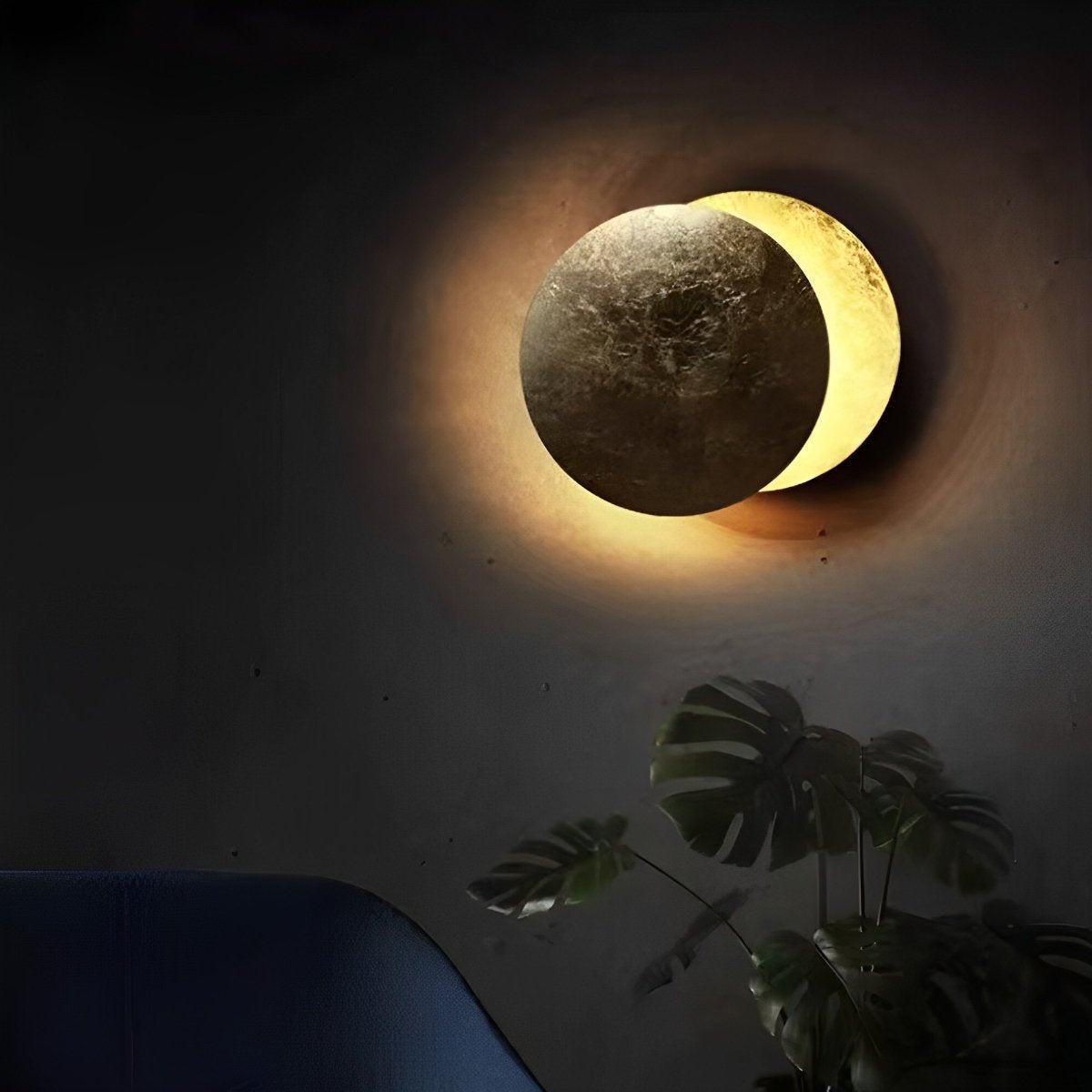 Eclipse Style LED Wall Lamp – Moon Halo Effect Iron Sconce