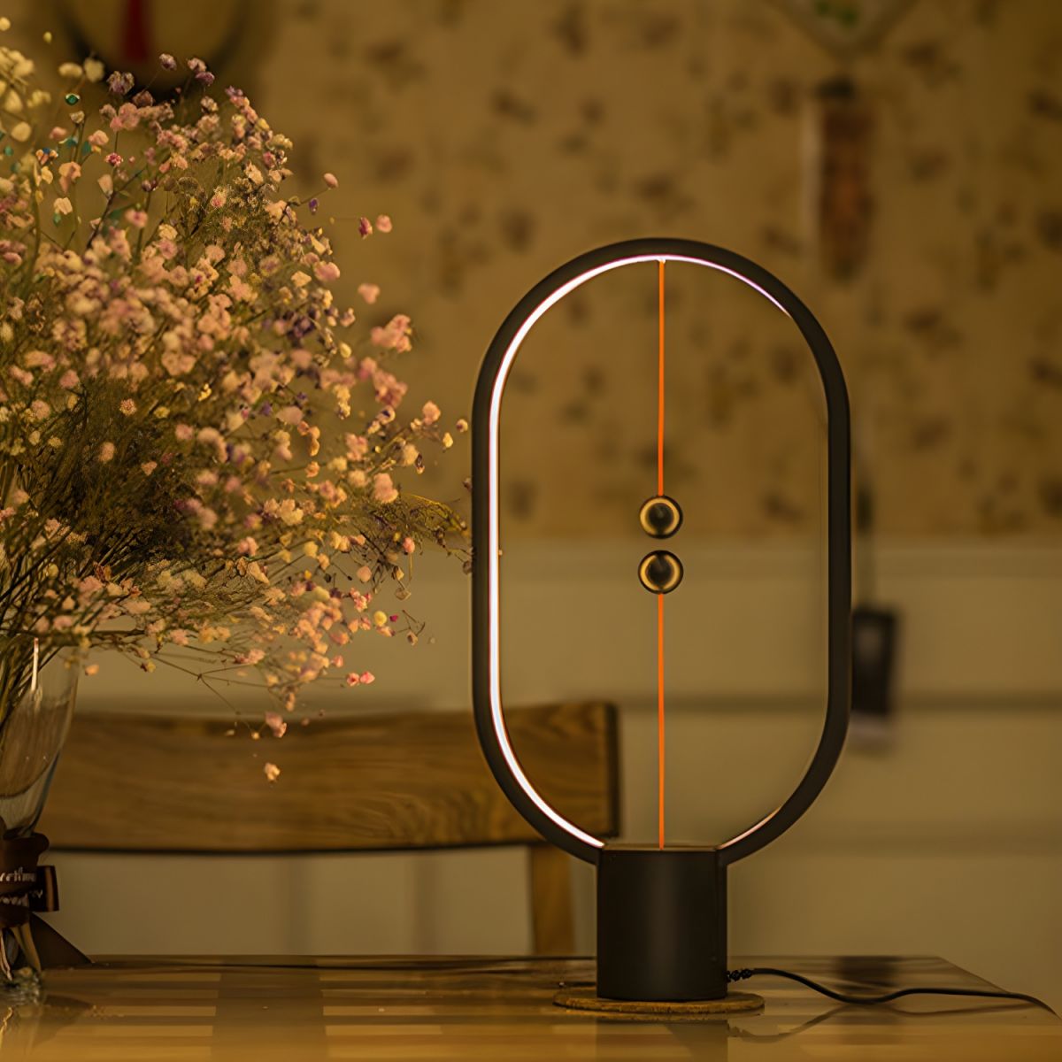 Oval Frame LED Table Lamp – Suspended Spheres Design USB-C – Bedroom Nightstand