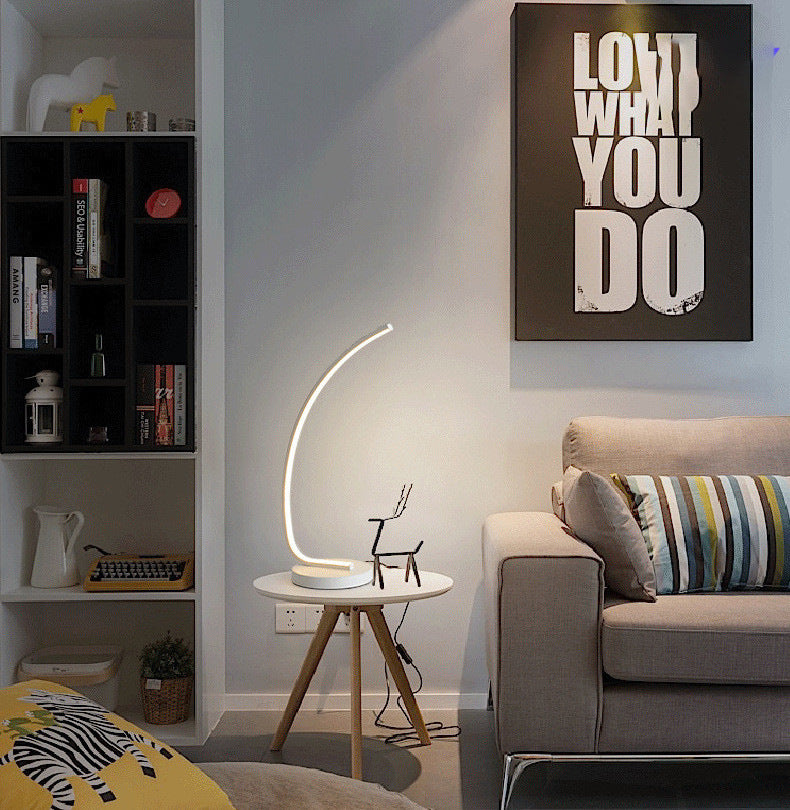 Modern Curved LED Table Lamp – Adjustable Reading Light – Touch & Remote Control