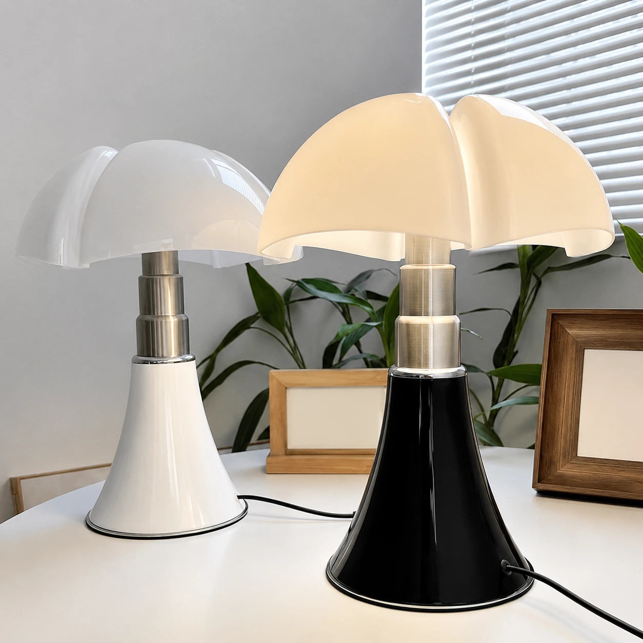 Sculptural Petal Glass Table Lamp