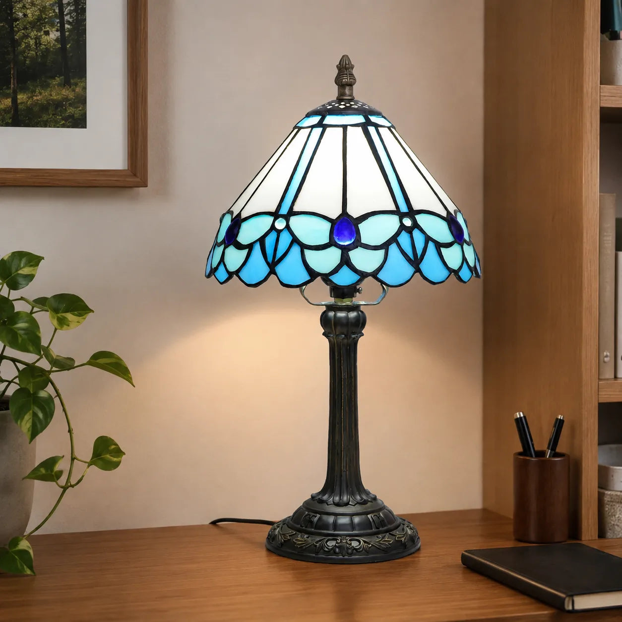 Tiffany Style Table Lamp with Stained Glass Shade