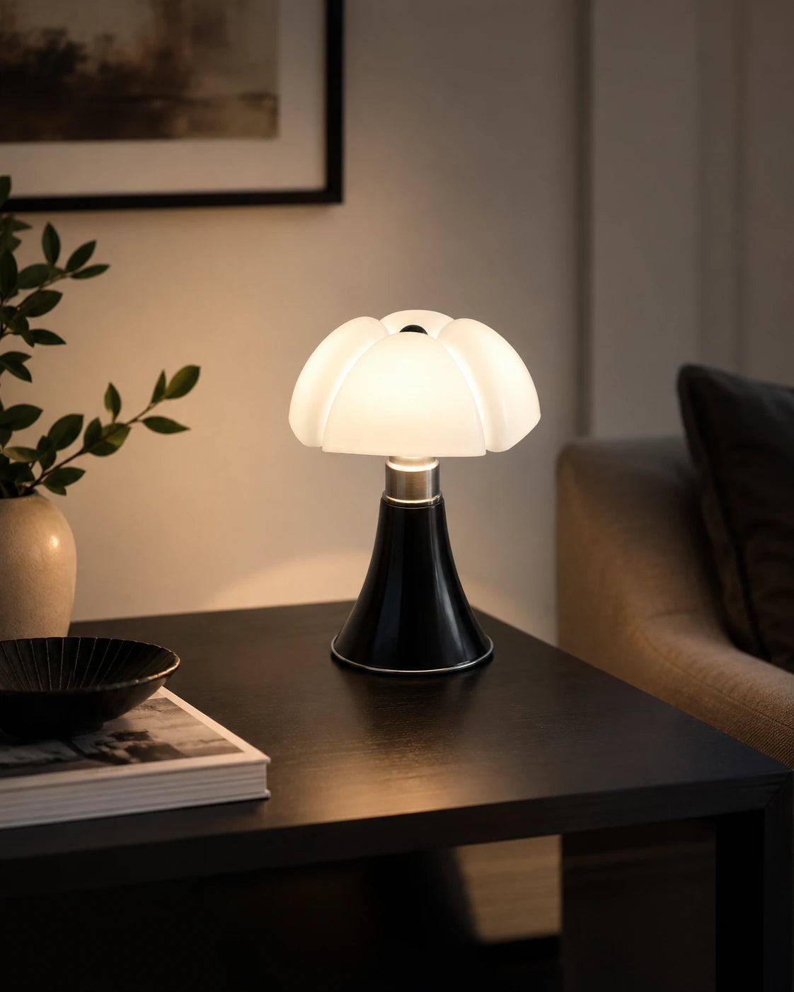 Sculptural Petal Glass Table Lamp