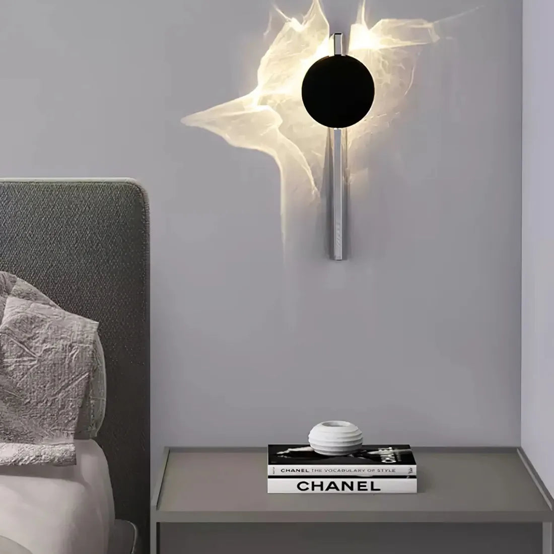 Black LED Wall Light with Circular Discs – Minimalist Bedroom Sconce – Warm Ambient