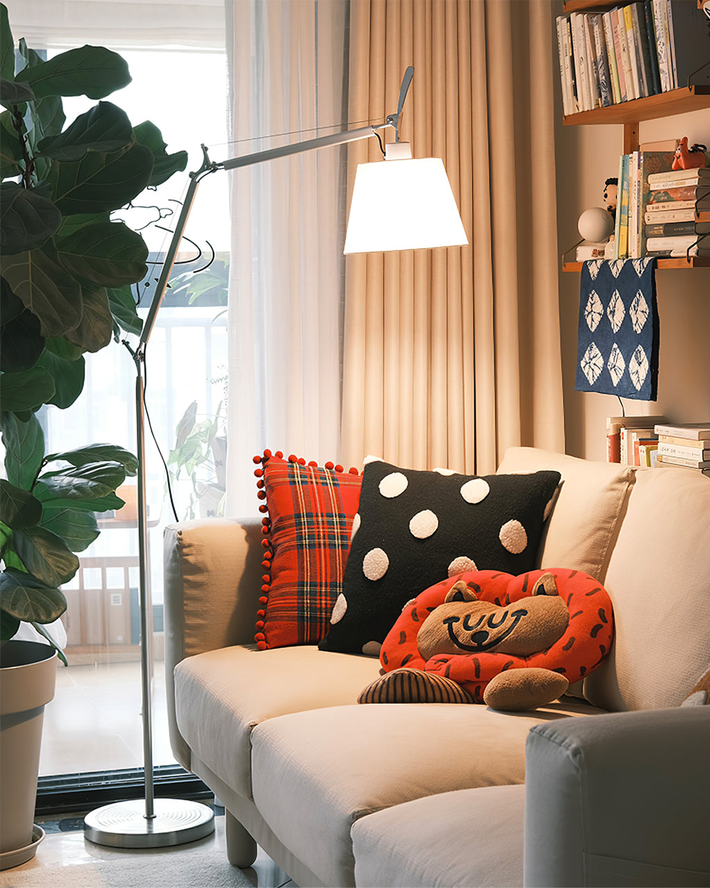 Adjustable Metal & Fabric Floor Lamp – Articulated Arm – Lounge & Reading