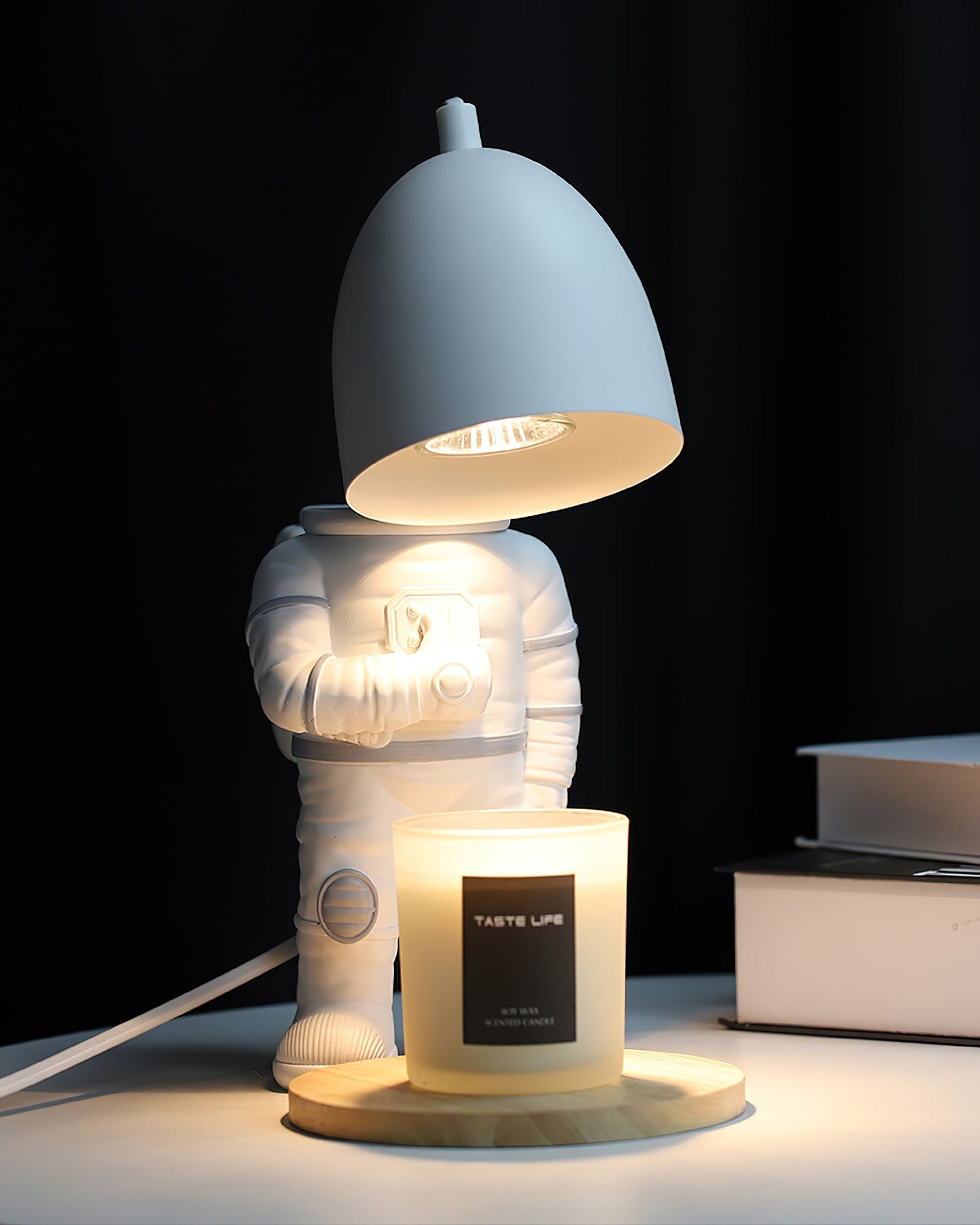 AstroLite Warming Candle Lamp – Astronaut Figure