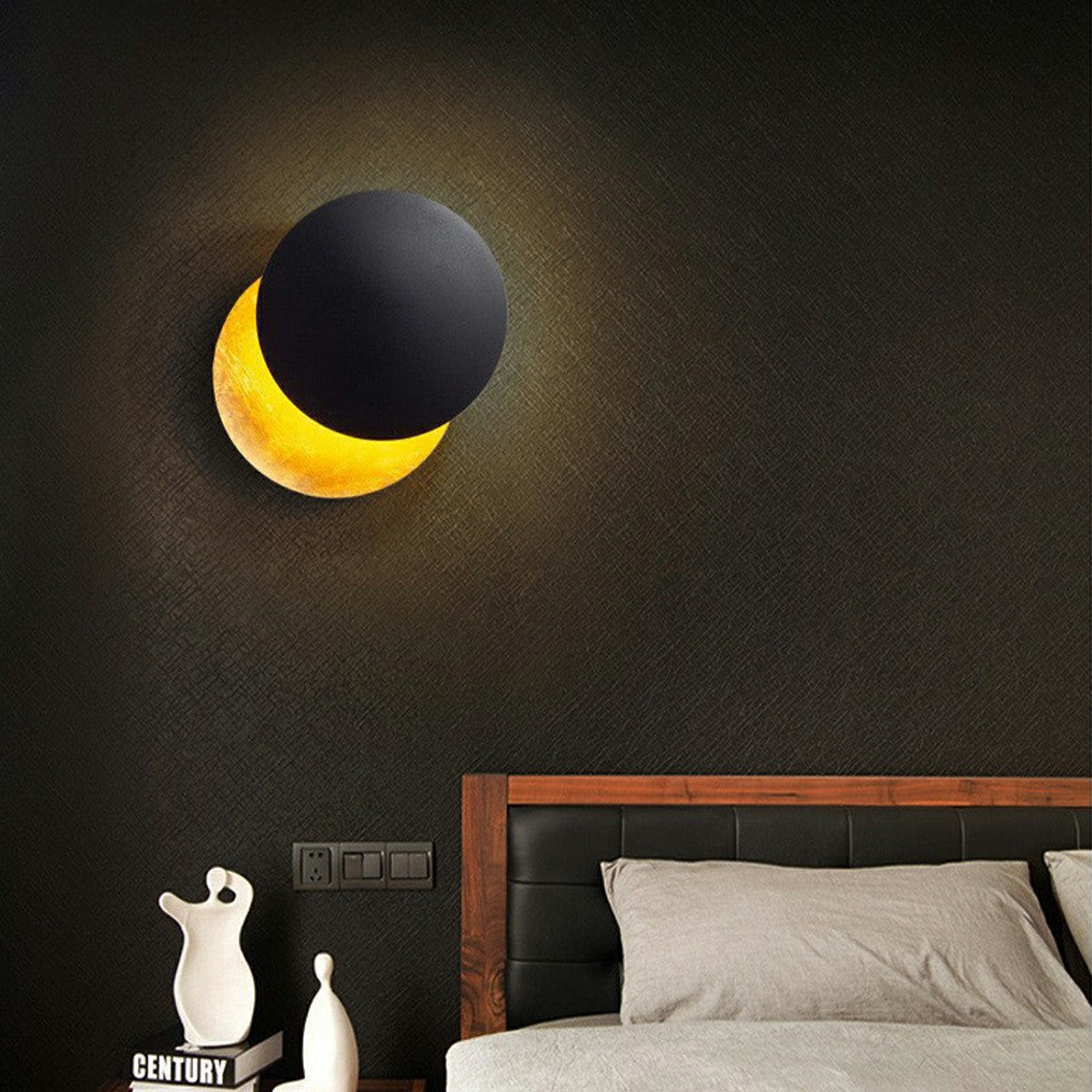 Eclipse Style LED Wall Lamp – Moon Halo Effect Iron Sconce