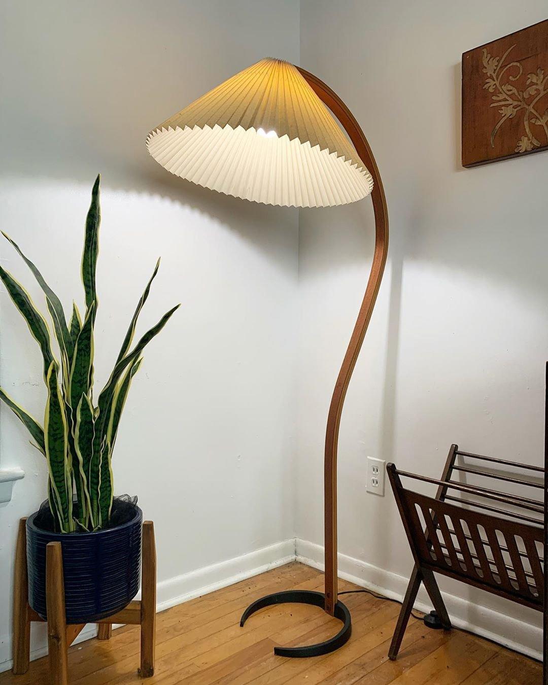 Nordic Beech Wood Pleated LED Floor Lamp