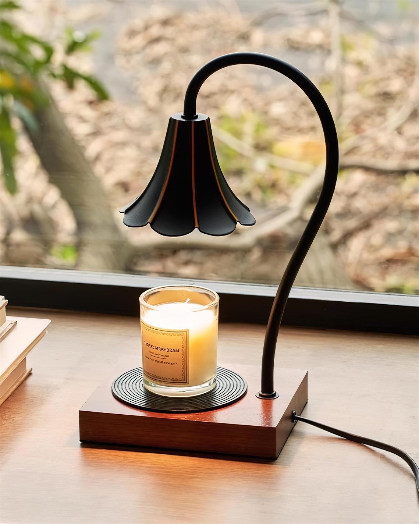 Elaro Candle Warmer Lamp – Elegant Glass-Top Design
