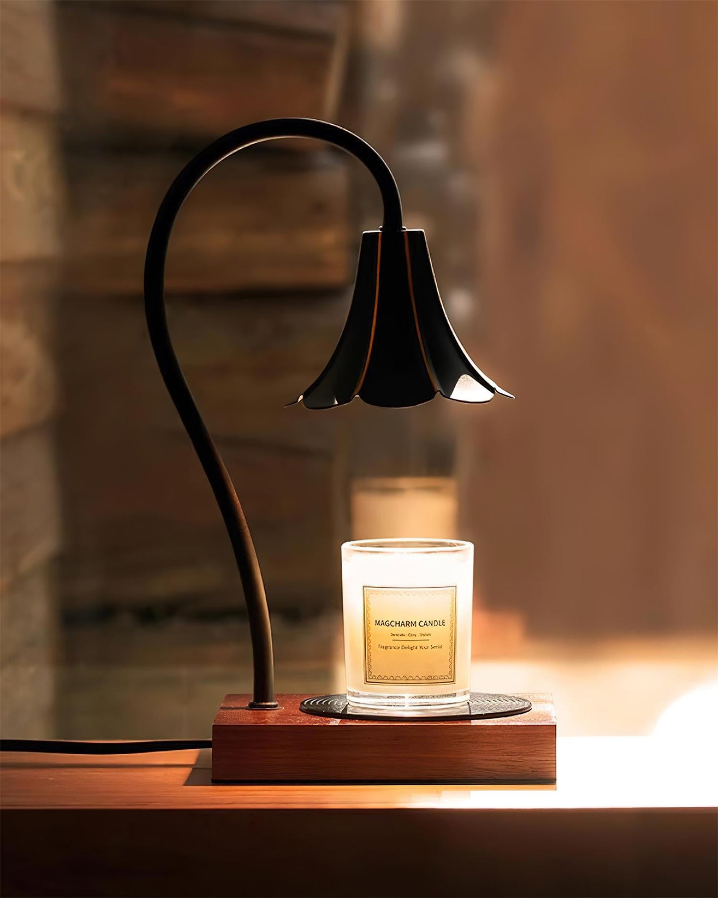 Elaro Candle Warmer Lamp – Elegant Glass-Top Design