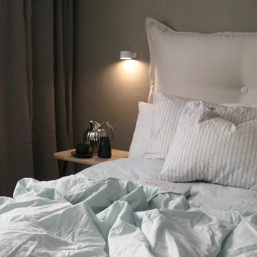 Battery Operated Modern Wall Sconce - Magnetic Mount, Wireless - Bedside Reading Light