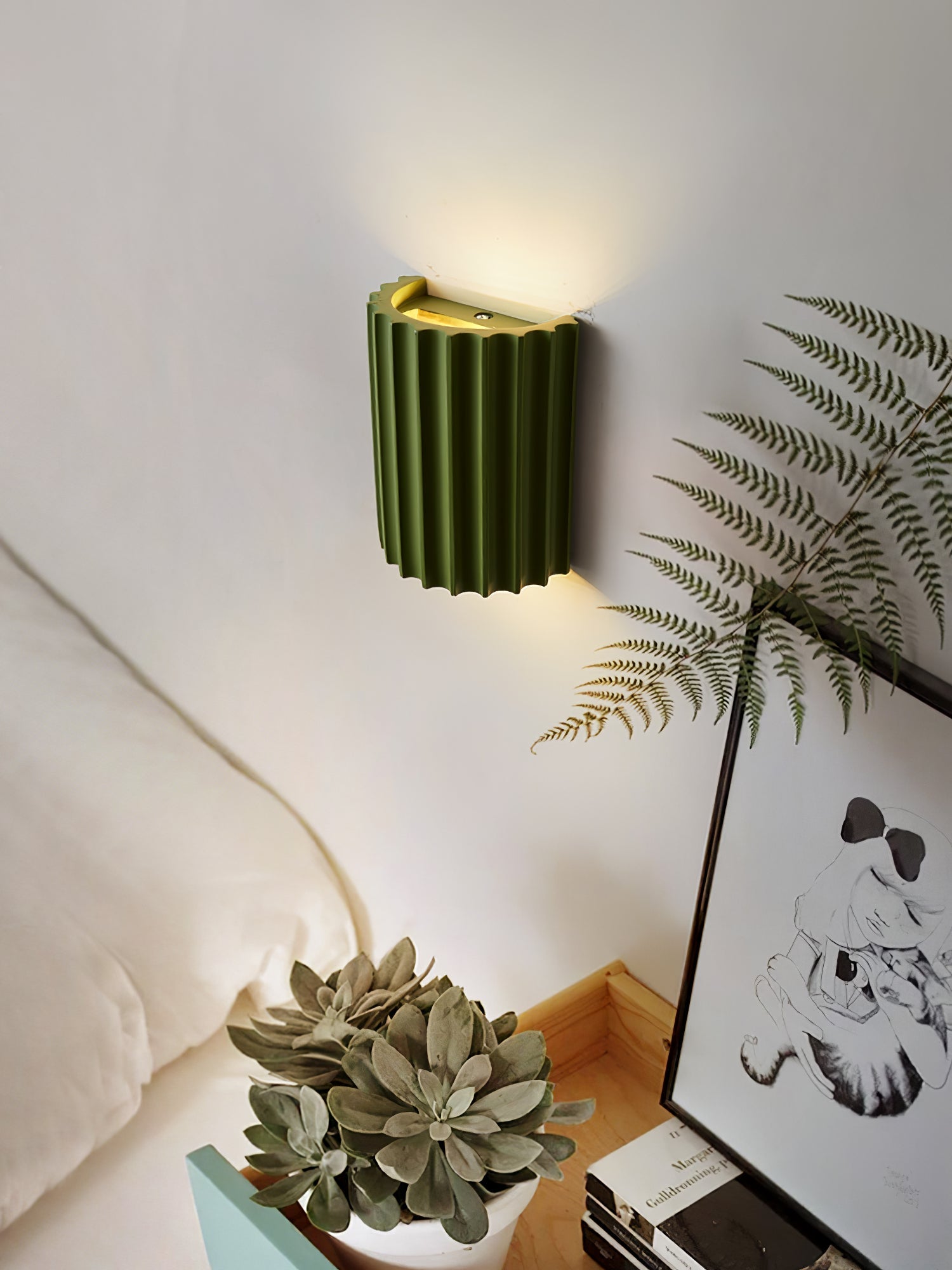 Modern Resin Wall Light with G9 LED Bulb