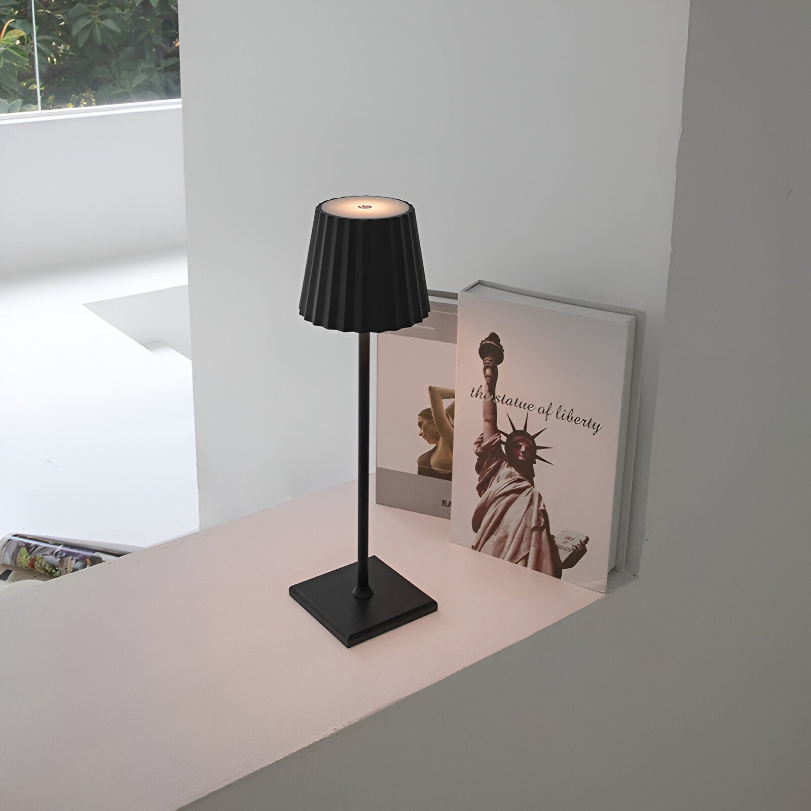 Dimmable Cordless Rechargeable LED Table Lamp