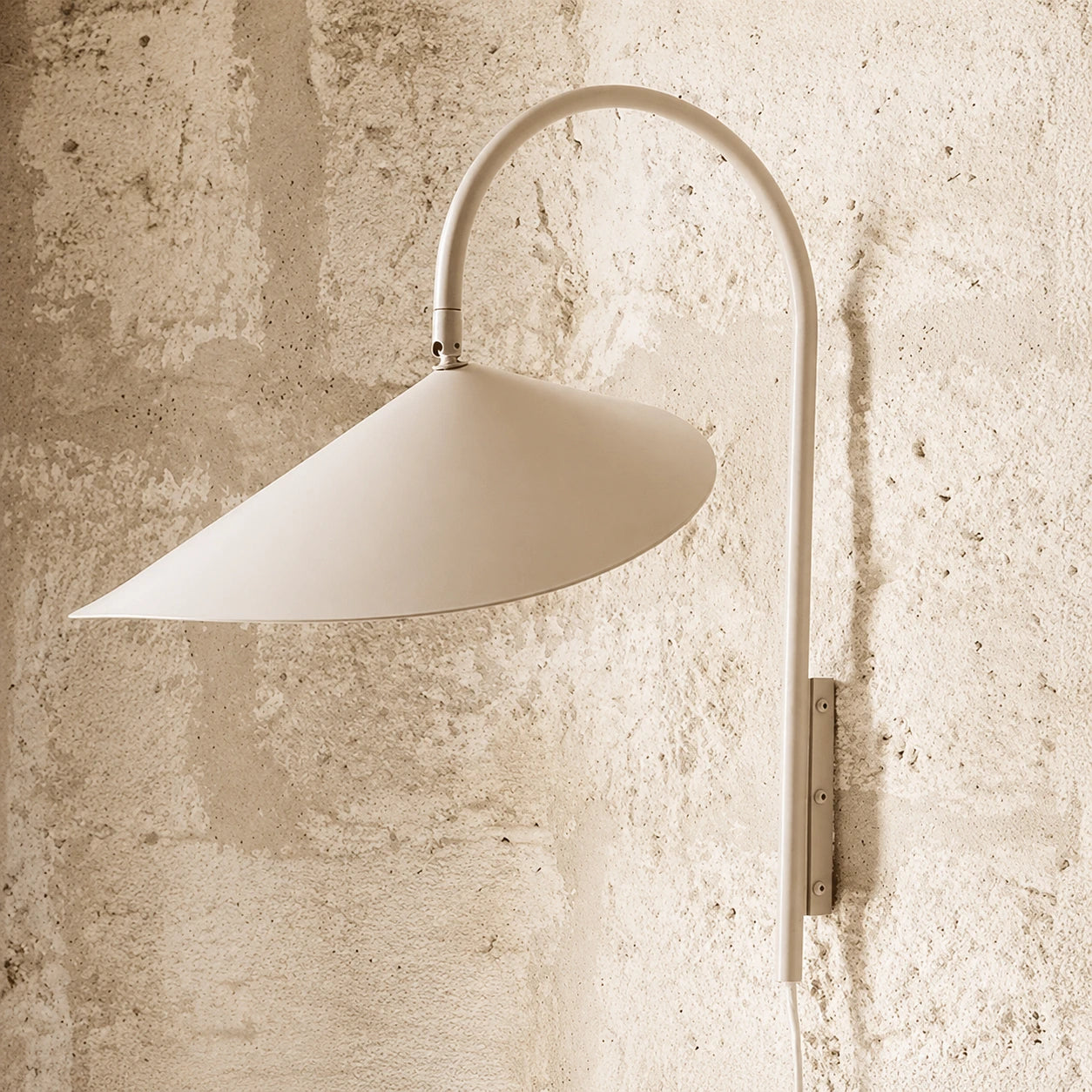 Modern Arched Metal Wall Lamp