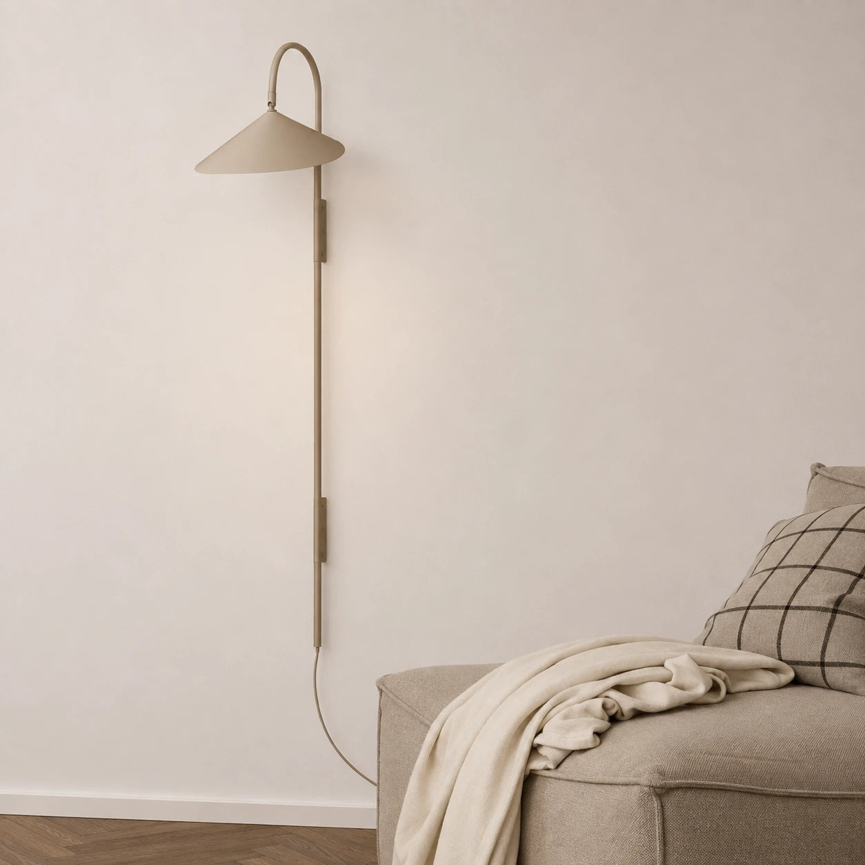 Modern Arched Metal Wall Lamp