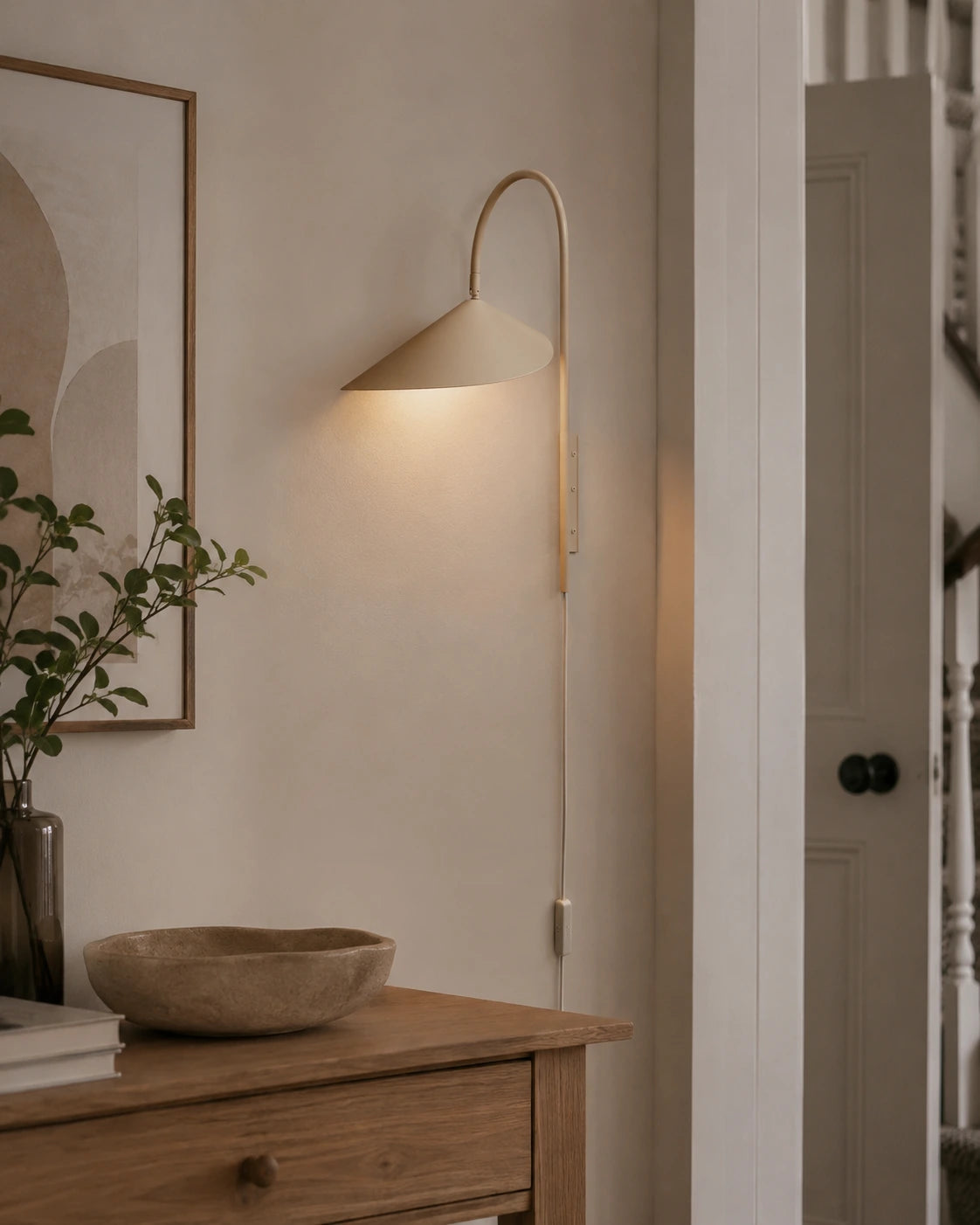 Modern Arched Metal Wall Lamp