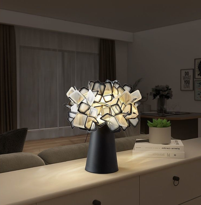 Sculptural Acrylic Flower LED Table Lamp – Wired or Rechargeable – Bedroom & Living Room