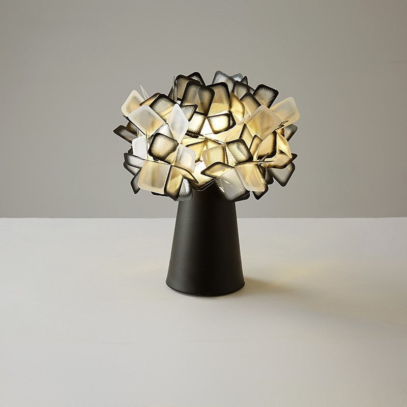 Sculptural Acrylic Flower LED Table Lamp – Wired or Rechargeable – Bedroom & Living Room
