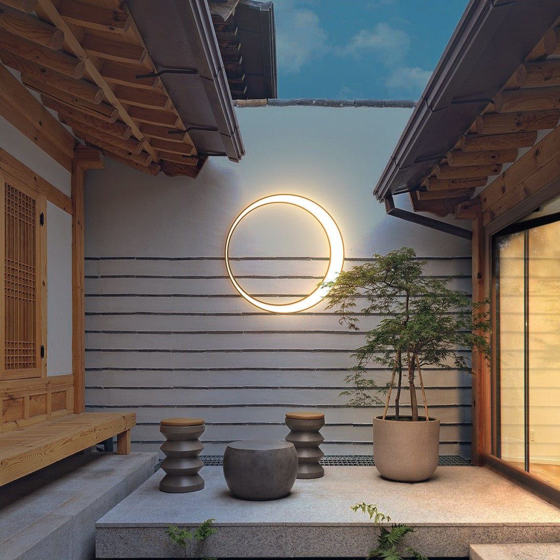 Lunara | Elegant Modern Outdoor Wall Lantern with Halo Effect 0