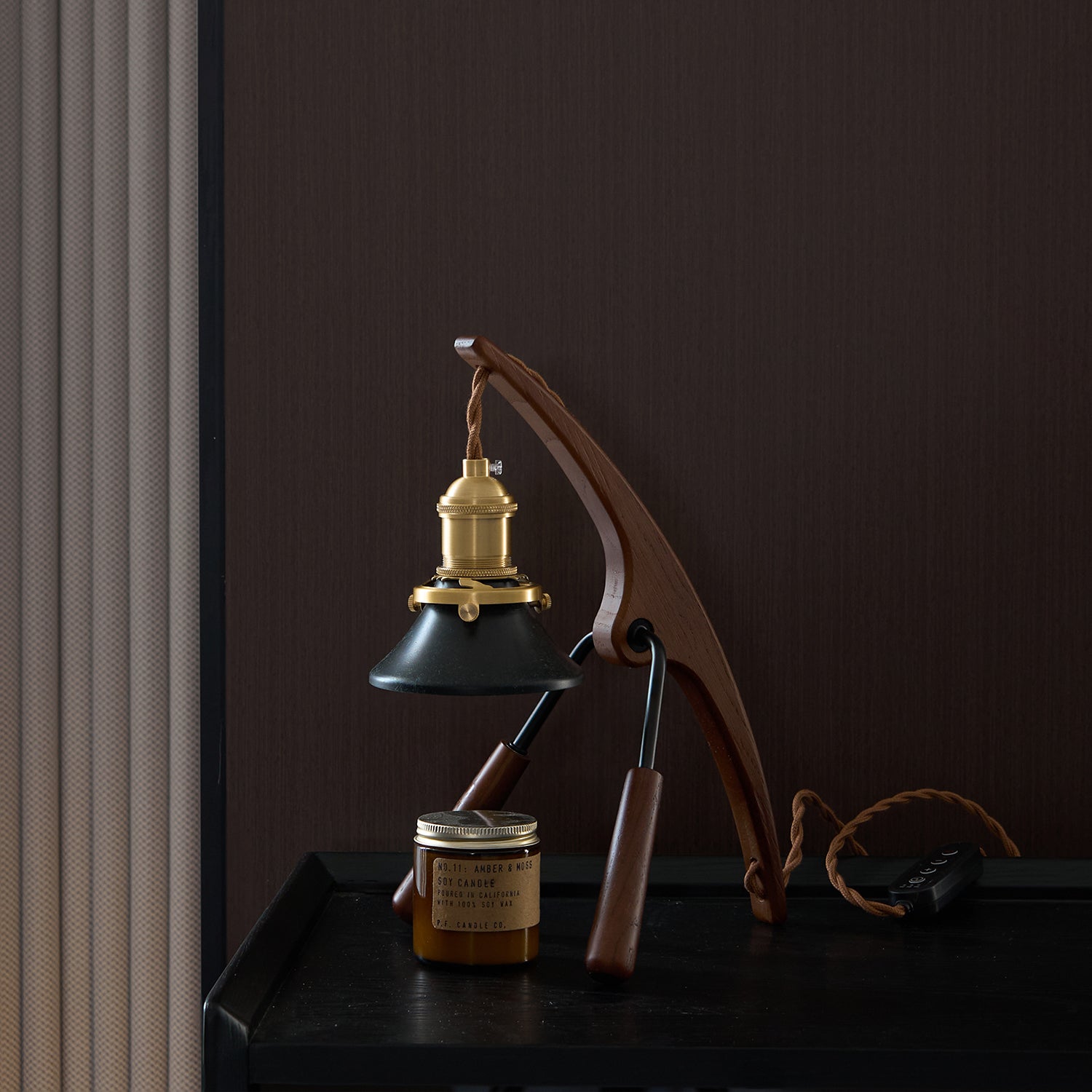 Mantis Warming Candle Lamp – Insect Art Design