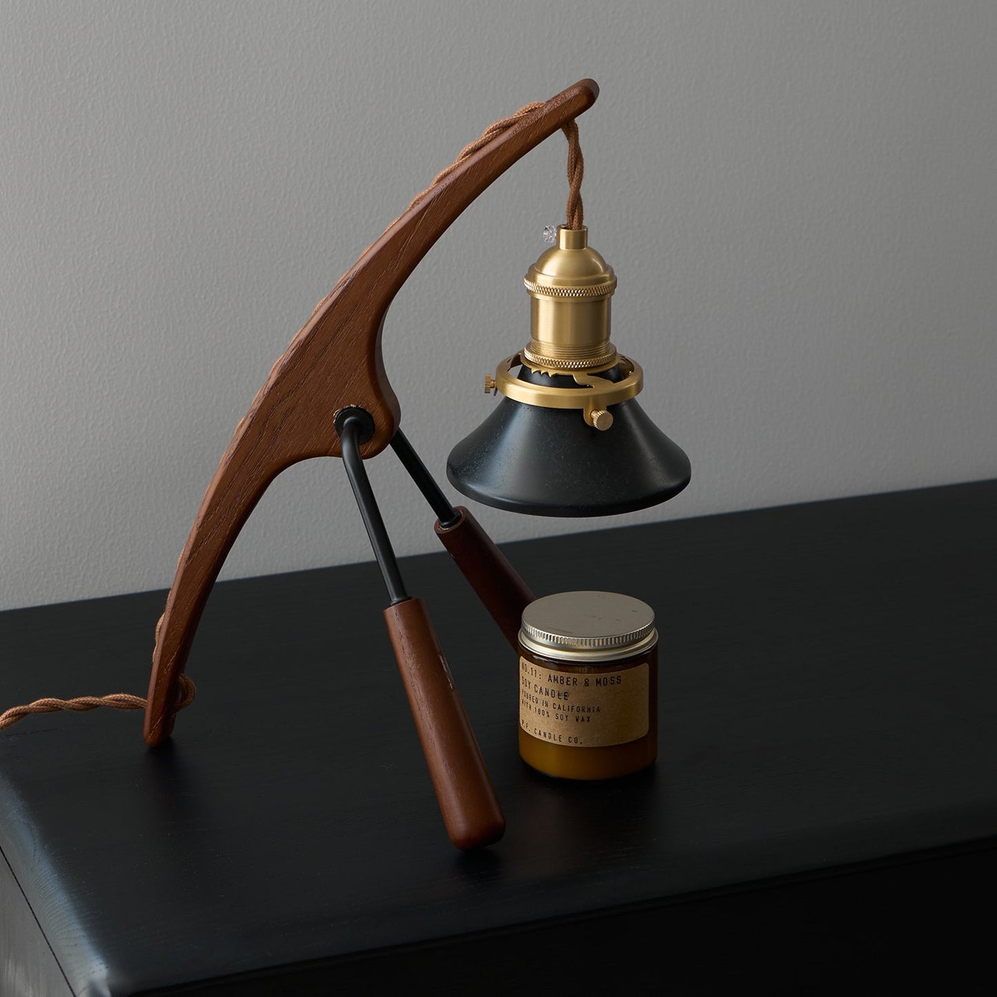 Mantis Warming Candle Lamp – Insect Art Design