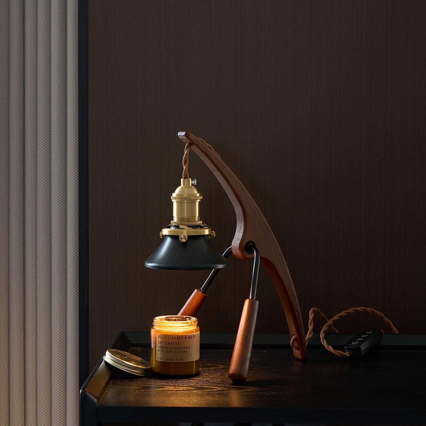 Mantis Warming Candle Lamp – Insect Art Design