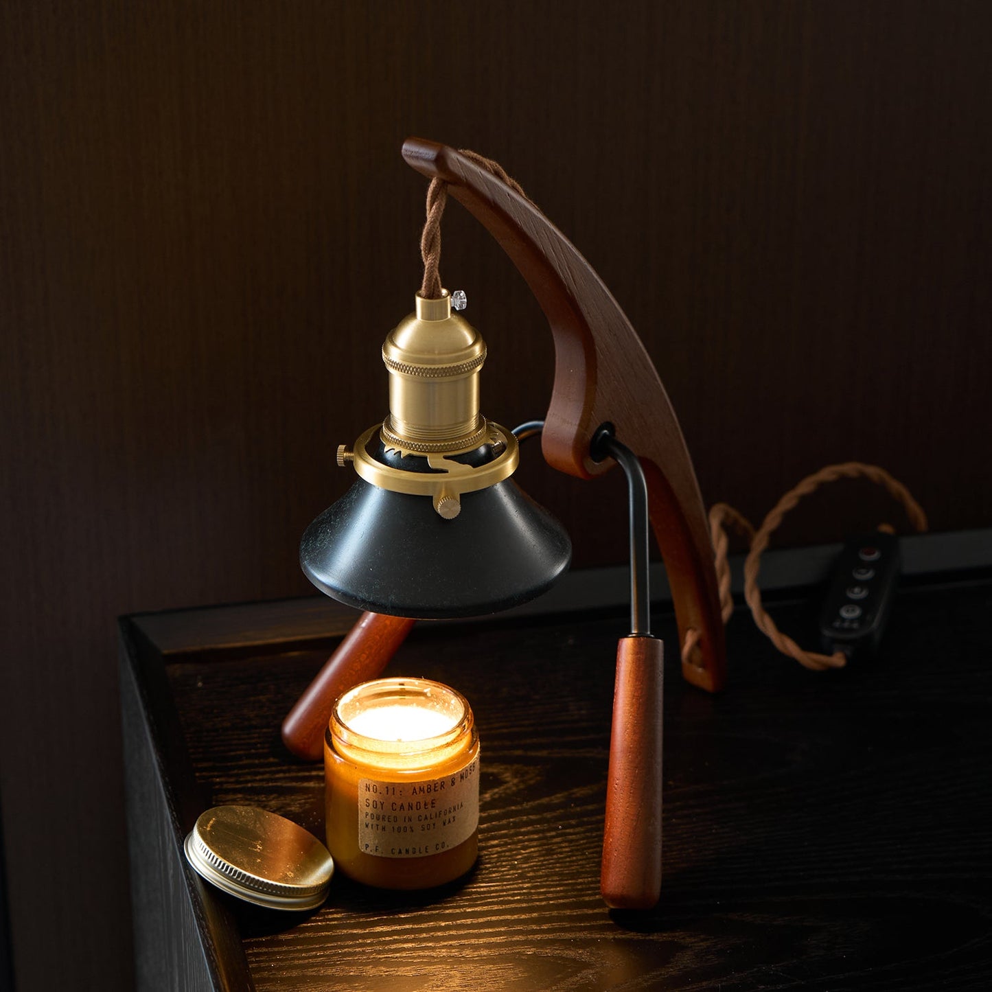 Mantis Warming Candle Lamp – Insect Art Design