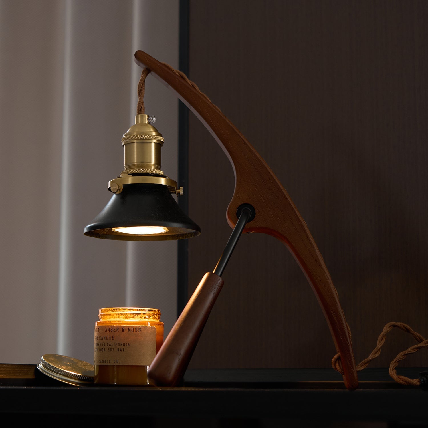 Mantis Warming Candle Lamp – Insect Art Design