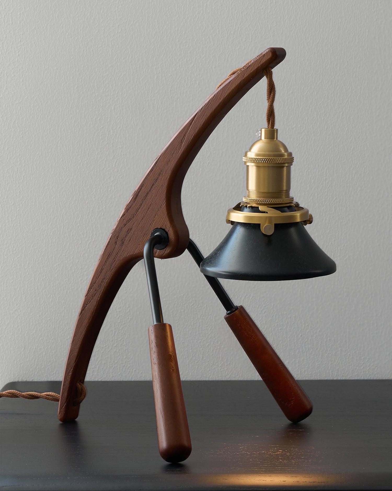 Mantis Warming Candle Lamp – Insect Art Design