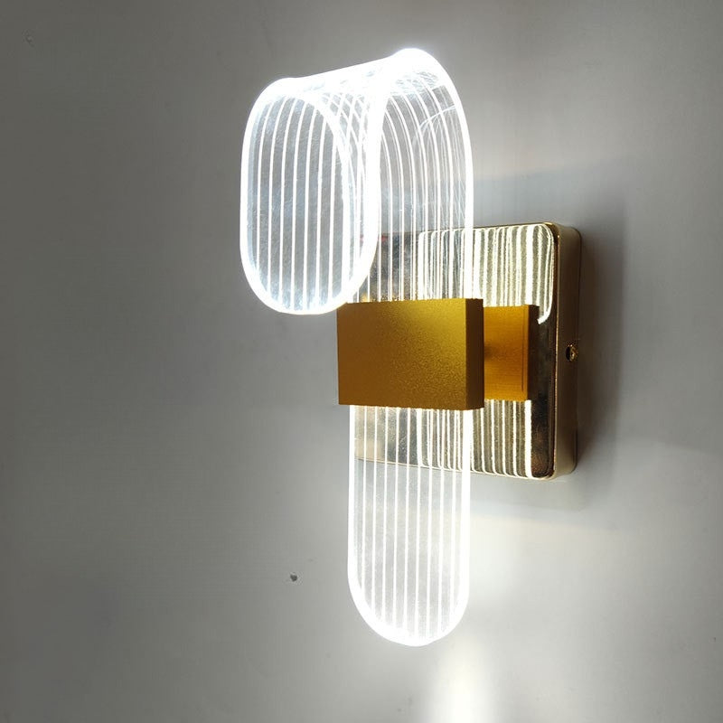Modern Sculptural LED Wall Sconce – Ribbed Acrylic Gold Base