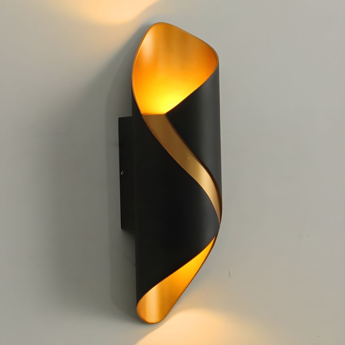 Modern Twisted LED Wall Sconce – Sculptural Up Down Light Aluminum – Lounge Hallway