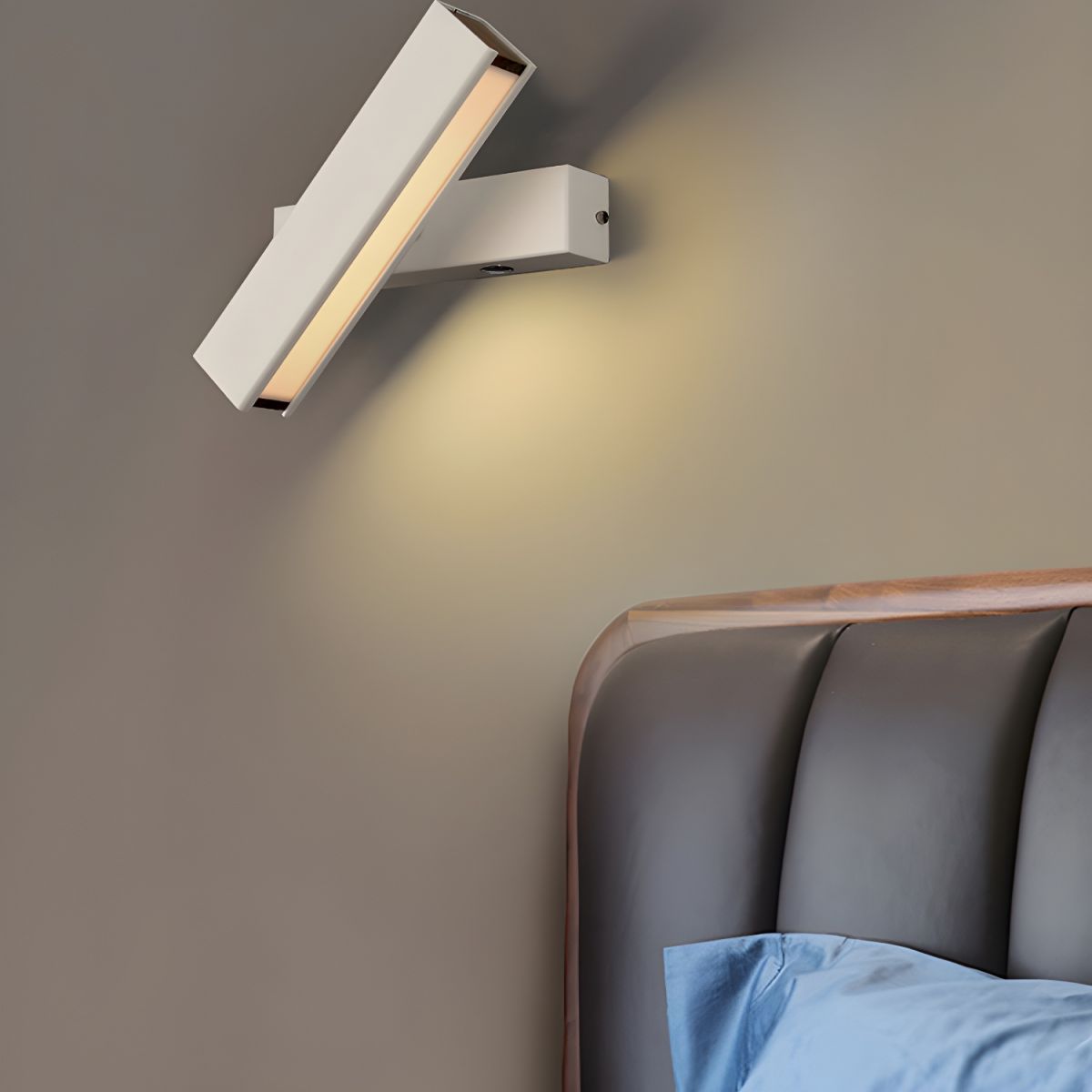 Adjustable Aluminium & Wood LED Wall Light – Rotatable Bar – Lounge & Hallway